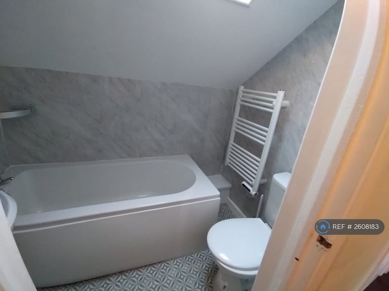 1 bedroom flat in Craig Walk, Bowness On Windermere, LA23 (1 bed) (#2608183)