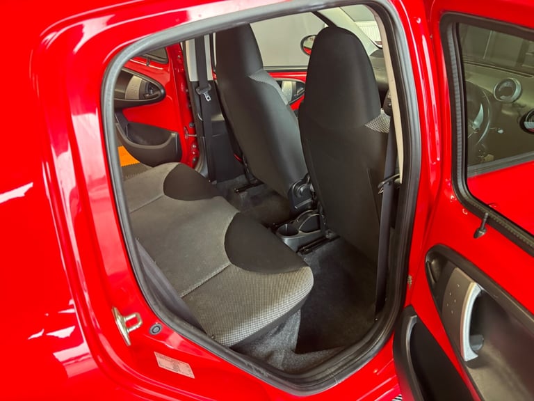 2014 Toyota AYGO 1.0 VVT-i Move with Style 5dr HATCHBACK Petrol Manual