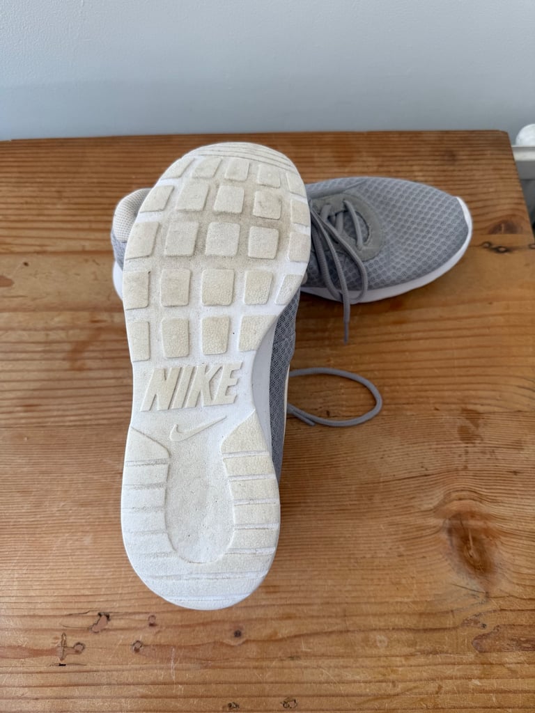 Women’s size 7 Grey Nike trainers 