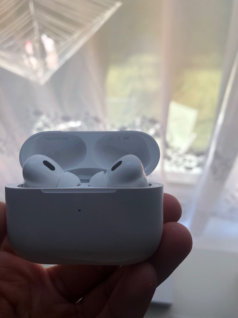 NEW! Apple AirPods Pro (2 gen) £50!