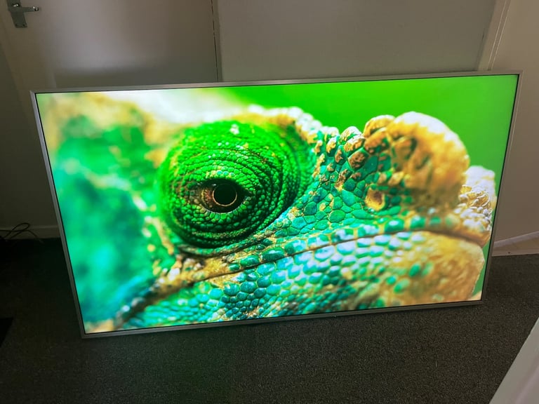 Panasonic 65″ 4K Ultra HD HDR Smart TV – Excellent Condition