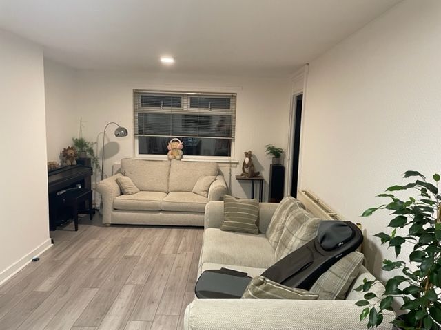 Double room in 3 bed house in Gilmerton