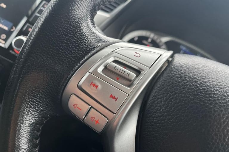 2019 Nissan Navara Double Cab Pick Up N-Guard 2.3dCi 190 TT 4WD Auto PICK UP DIESEL Automatic