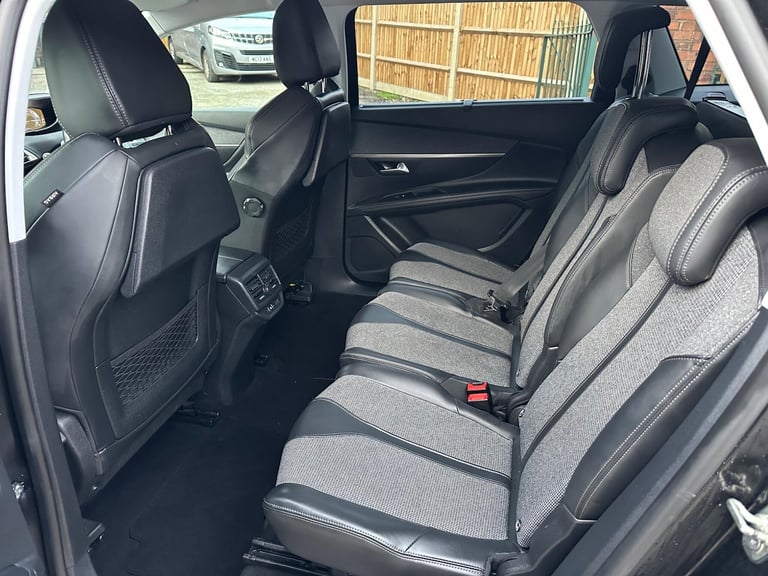 2018 Peugeot 5008 1.2 PureTech Allure EAT Euro 6 (s/s) 5dr HATCHBACK Petrol Automatic