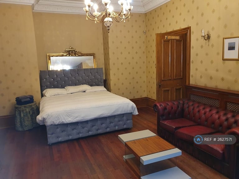 2 bedroom flat in Queens Dr, Glasgow, G42 (2 bed) (#2627571)