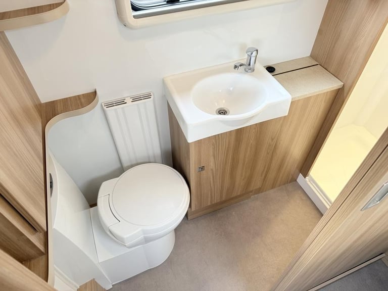 2017 BAILEY UNICORN VIGO LUXURY TOURING CARAVAN