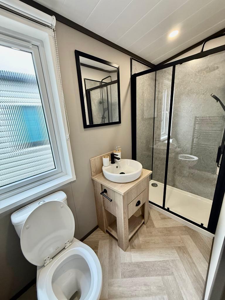 South Coast Seaside 8 Berth Lodge Finance Available CALL TOM [Phone number removed]