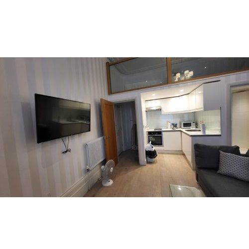 Ultra Modern One Bedroom Flat in Holland Road, W14 8BE *** ALL BILLS INC***