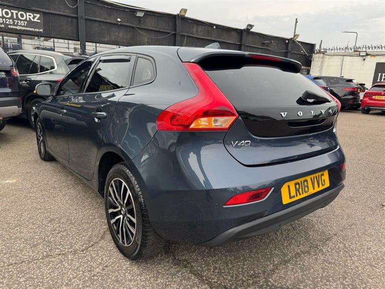 2018 Volvo V40 2.0 D2 Momentum Nav Plus Auto Euro 6 (s/s) 5dr Hatchback Diesel Automatic