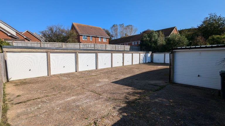 Garages to rent: Beaconsfield Road, Bexhill-on-Sea, TN40 2BN, NEW DOORS & ROOFS FITTED