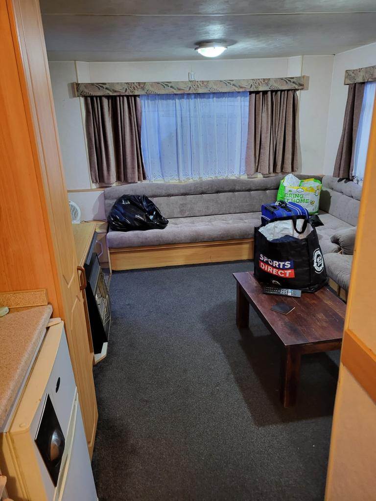 Residential Caravan  South Ockendon Area  Close to Train Station, Bus Stop & Shops 