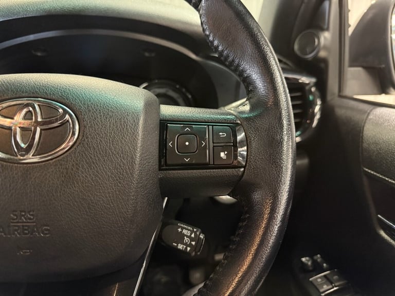 2018 68 TOYOTA HI-LUX 2.4 D-4D INVINCIBLE X PICKUP DOUBLE CAB 4DR DIESEL AUTO 4W