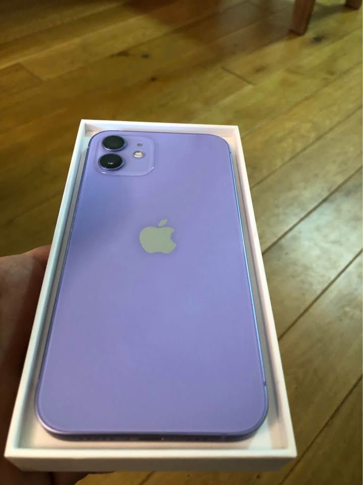 iPhone 12 unlocked 64gb in excellent condition