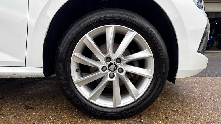 2025 Skoda Kamiq 1.0 TSI 95hp SE Edition 5dr Manual with ECC  Rear  Petrol