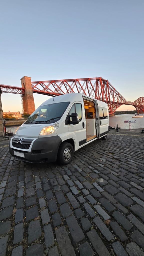 Off-Grid Citroën Relay L3H2 – High-End Camper Conversion
