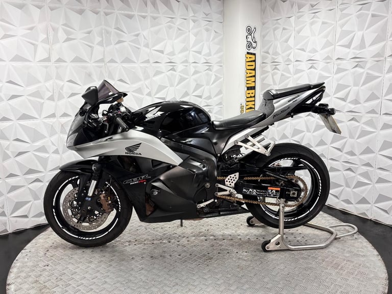 2010 Honda CBR00 | *WARRANTY PROVIDED*