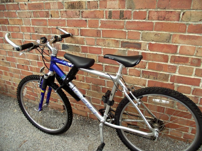 SARACEN ZEN MOUNTAIN BIKE FOR SALE.CLEAN CONDITION.(FULLY SERVICED)