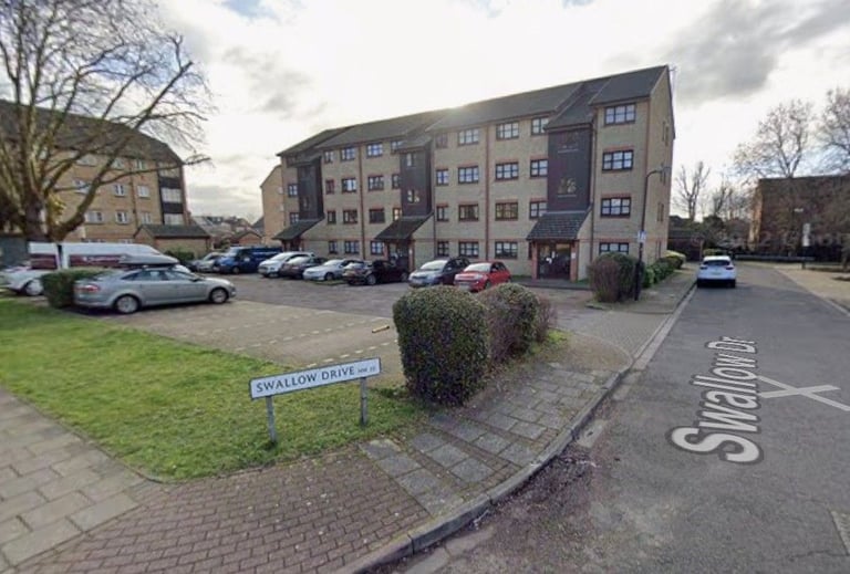 image for Spacious Ground floor Studio flat Including all bills available to rent in London - Swallow Drive