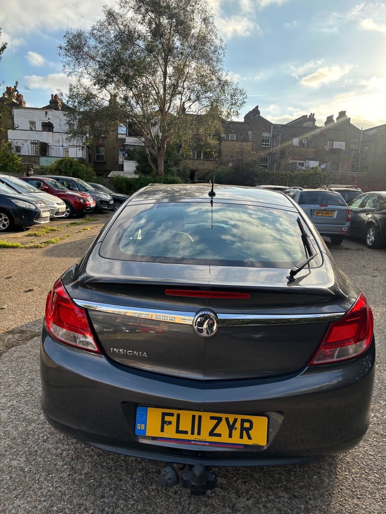 2011 Vauxhall Insignia 1.8i 16V Exclusiv 5dr HATCHBACK Petrol Manual