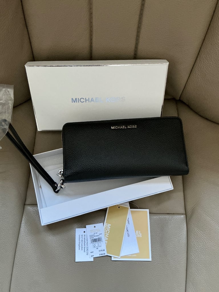 Michael Kors Large Jet Set Wallet Back Leather with Silver Hardware 