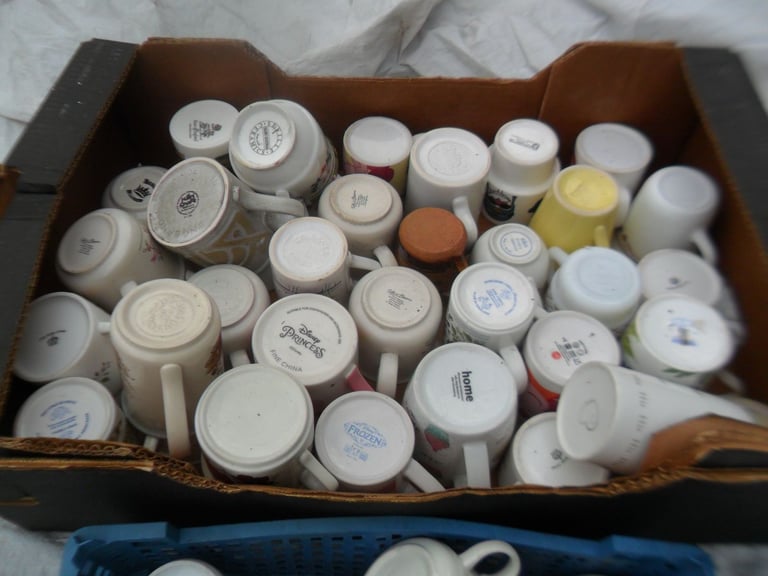 JOB LOT 51 MUGS CUPS