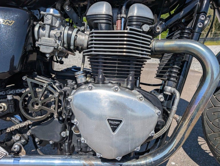 2016 TRIUMPH THRUXTON