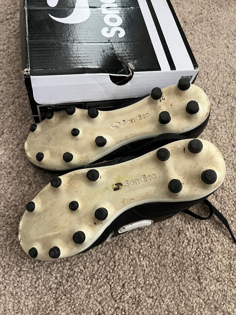 Sondico kids rugby/ football boots size 1