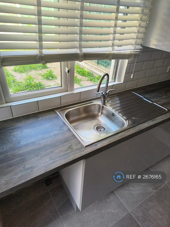 3 bedroom house in Thomas Street, Rochester, ME1 (3 bed) (#2676165)