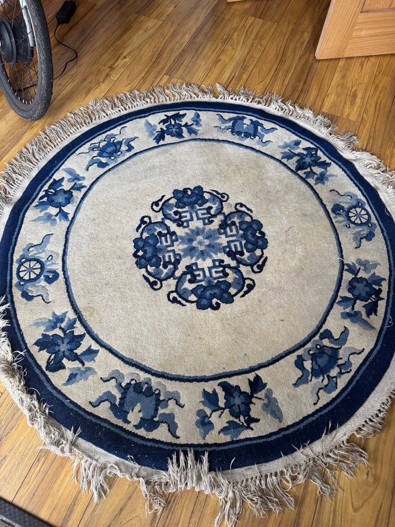 Vintage Hand-Knotted Chinese Peking Wool Rug – Round Blue & Ivory Carpet, 1970s