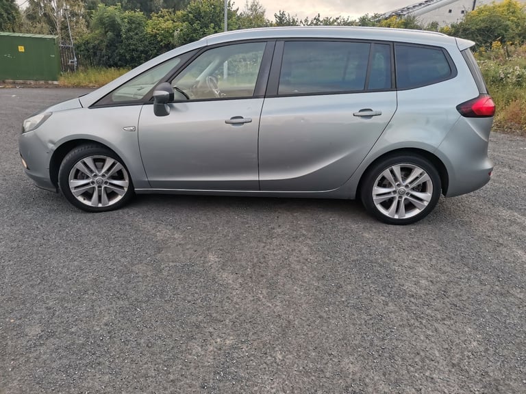 2013 VAUXHALL ZAFIRA TOURER 6 SPEED SRI 2.0 CDTI 165BHP 7 SEATER M,O,T DECEMBER