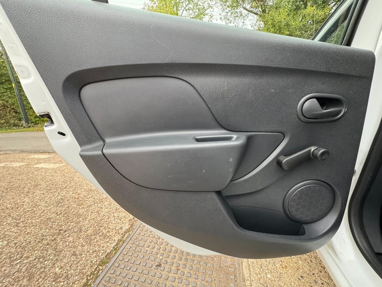 2015 Dacia Sandero 1.5 Dci Laureate Hatchback HATCHBACK Diesel Manual