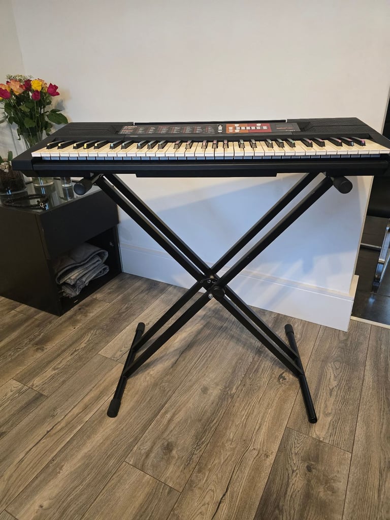 YAMAHA  PSR-F51  Electronic Keyboard 
