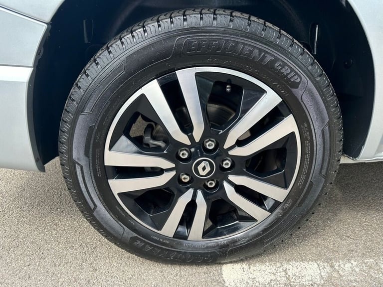 2023 Renault Trafic 2.0 dCi Blue 28 Sport+ Panel Van 5dr Diesel EDC SWB Euro 6 (s/s) (170 ps) PAN...