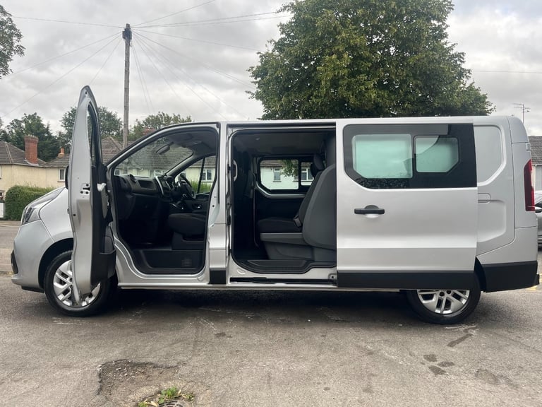 Renault Trafic LL29 Energy dCi 125 Sport Nav 6 Seat LWB Crew Van DIESEL 2019/19