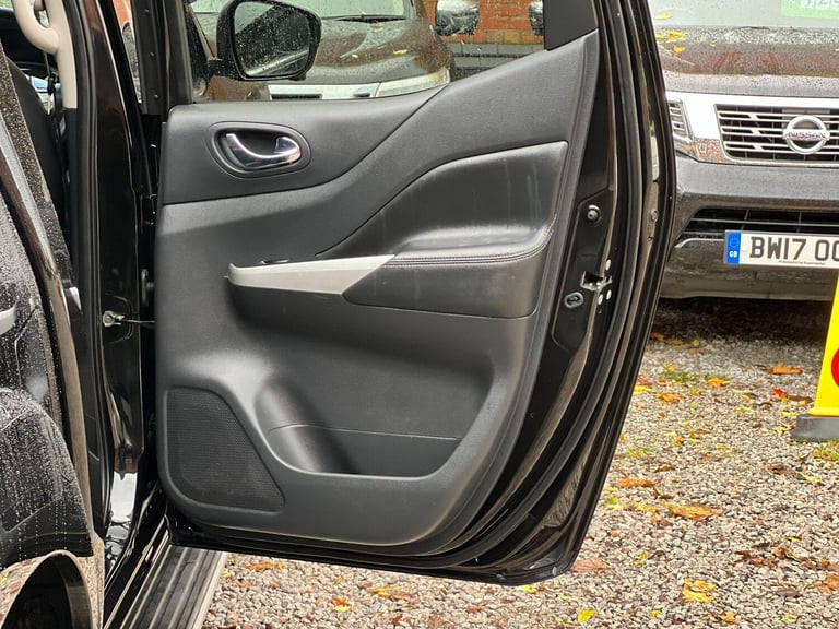 2017 Nissan Navara Double Cab Pick Up Tekna 2.3dCi 190 4WD PICK UP DIESEL Manual