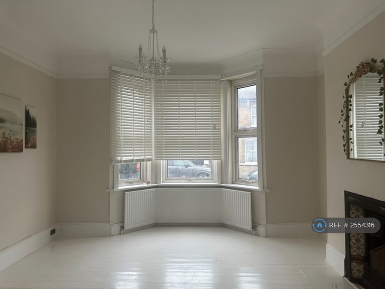 5 bedroom house in Malpas Road, London, SE4 (5 bed) (#2554316)