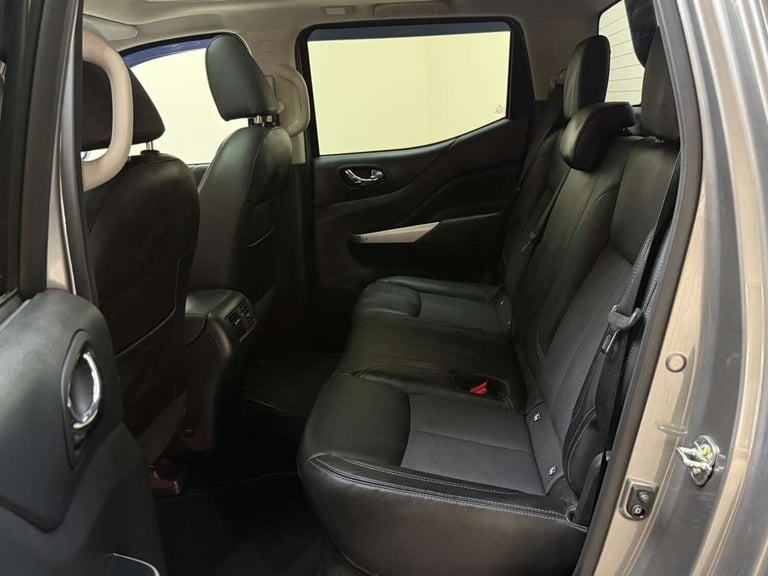 2020 Nissan Navara 2.3 dCi N-Guard Auto 4WD Euro 6 4dr Pickup Diesel Automatic