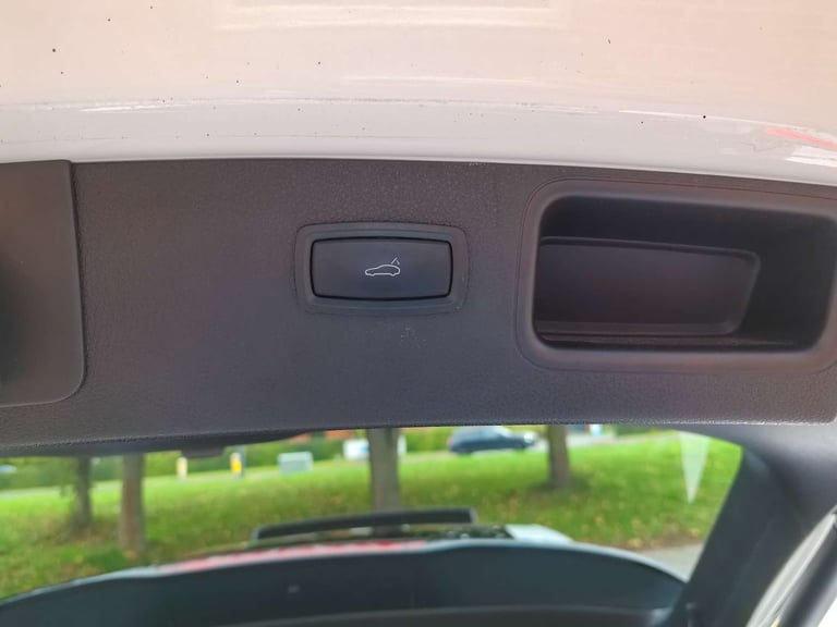 2015 Porsche Macan 3.0 Macan S D Semi-Auto 4WD 5dr SUV Diesel Automatic