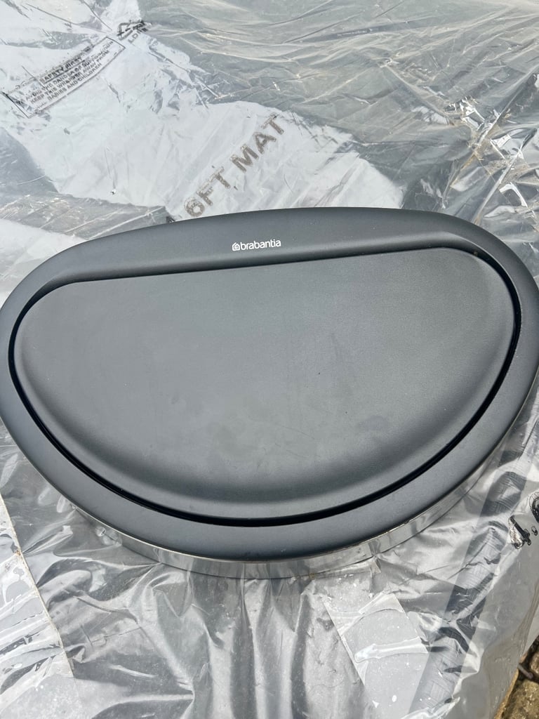 image for Brabantia oval 40L bin lid Matt steel