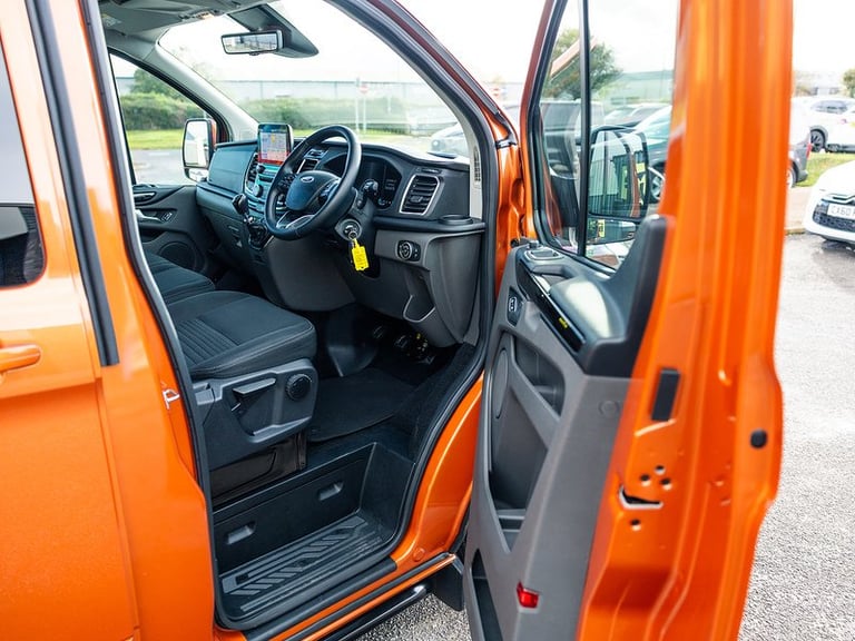 2022 Ford Transit Custom 2.0 EcoBlue 130ps Low Roof D/Cab Limited Van PANEL VAN DIESEL Manual