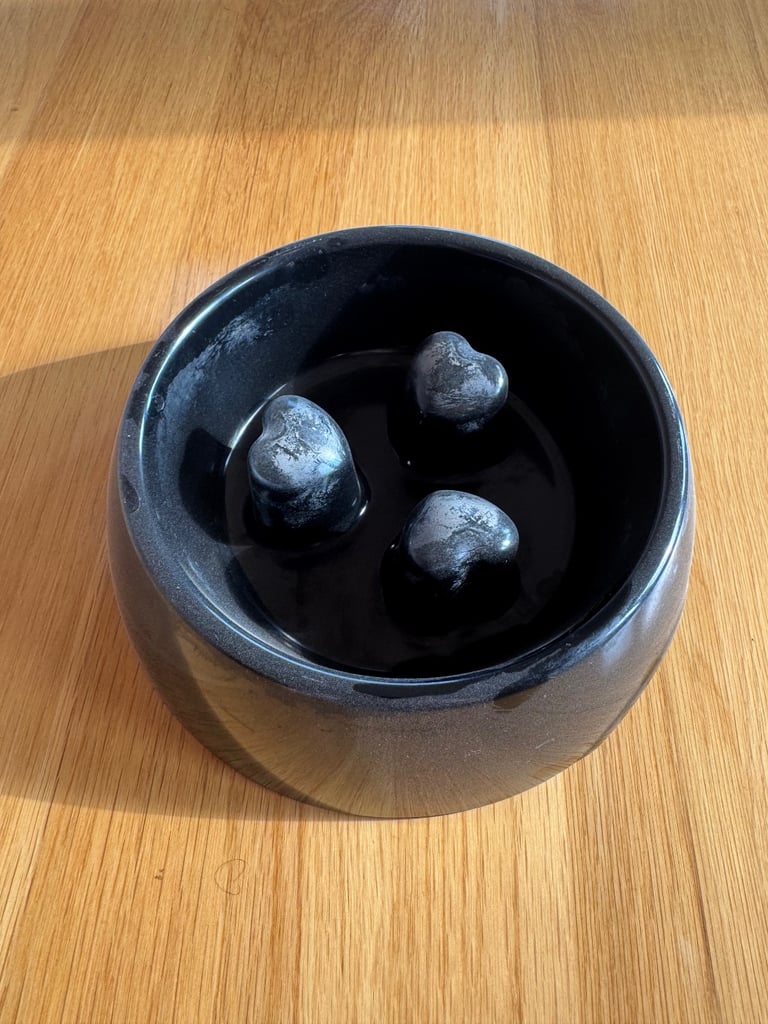 2 x Dog slow feeder bowl £3 each