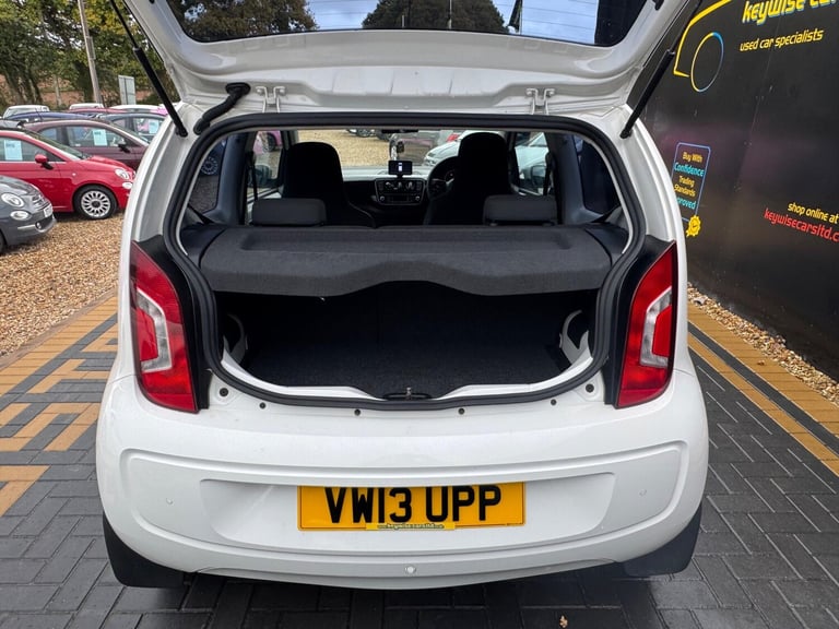  Volkswagen up! 1.0 High up! Euro 5 3dr Petrol Manual