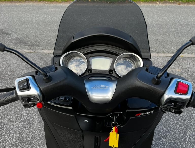 2020 PIAGGIO MP3 HPE SPORT TRICYCLE FULL MOT ONLY 2500 MILES FROM NEW! LOVELY!