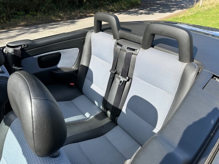 2006 Vauxhall Astra 1.8i 16V Exclusiv 2dr CONVERTIBLE Petrol Manual - Image 12