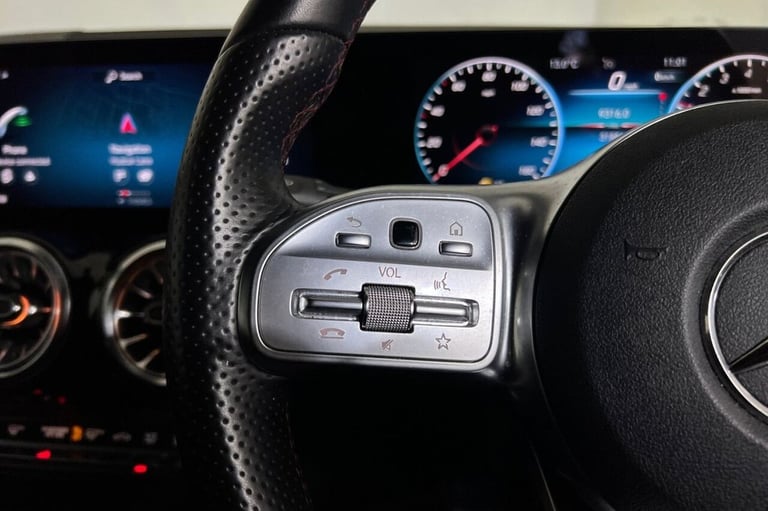 2023 23 MERCEDES-BENZ GLA CLASS 1.3 GLA250E 15.6KWH AMG LINE (PREMIUM) SUV 5DR P