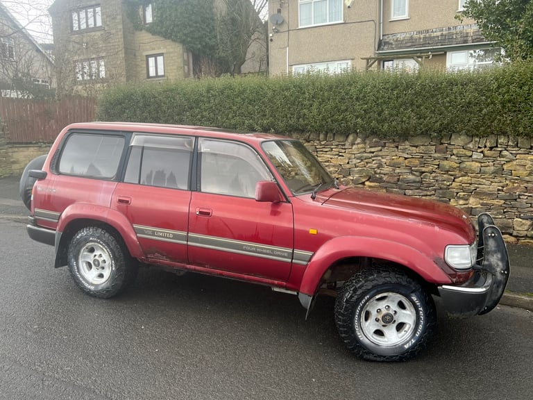image for TOYOTA LAND CRUISER AMAZON VX LIMITED 4.2TD AUTO 4X4 RED