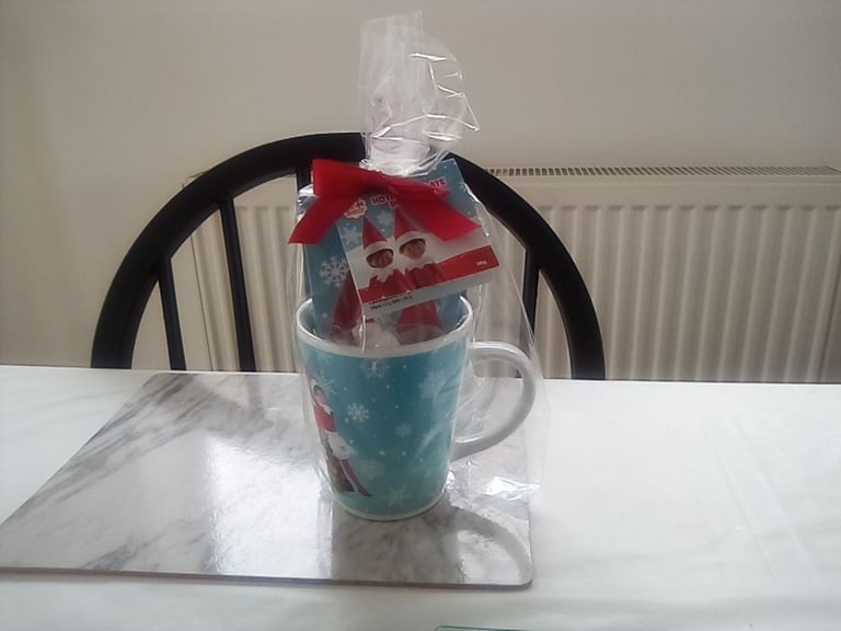 Brand new Christmas mug with hot chocolate drink mix with vanilla marshmallows set.