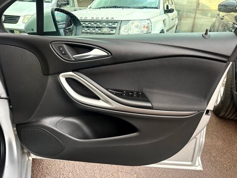 Vauxhall Astra SRI -6 SPEED, ONLY 66159 MILES, LANE ASSIST, REAR PARKING SENSORS