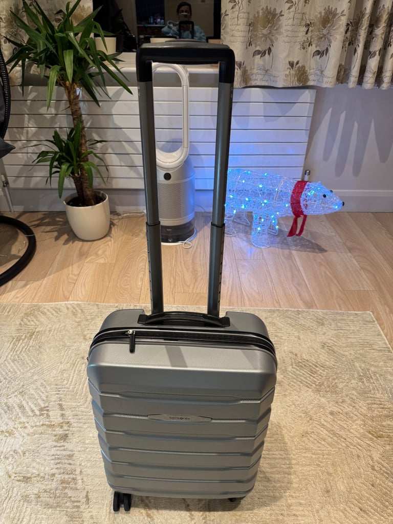 image for Samsonite / Cabin Hardside Suitcase/Luggage /4 Wheel Spinner/ USB /