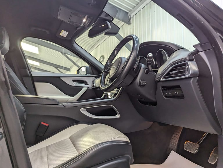 2016 Jaguar F-Pace 2.0 F-PACE R-Sport AWD D Auto 4WD 5dr SUV Diesel Automatic
